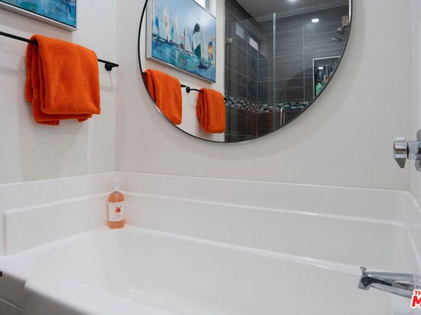 943 12th Street 7, Santa Monica CA 90403