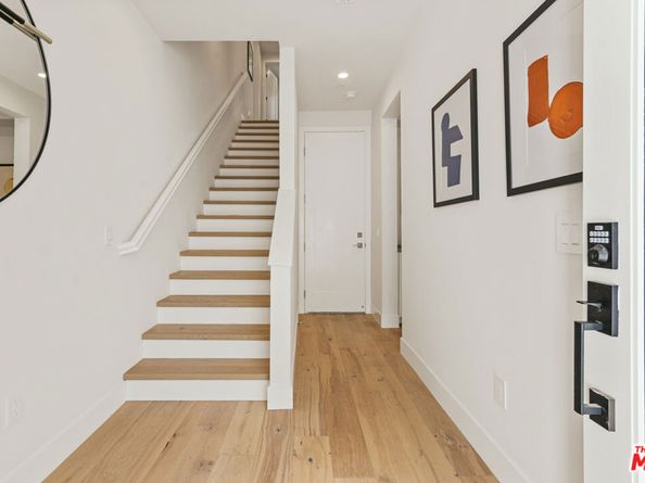 3218 S Barrington Avenue, Los Angeles CA 90066