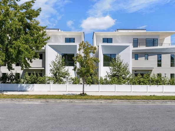 3218 S Barrington Avenue, Los Angeles CA 90066