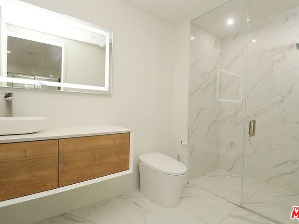 625 S Berendo Street 310, Los Angeles CA 90005