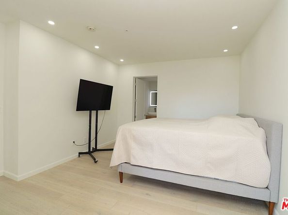 625 S Berendo Street 310, Los Angeles CA 90005