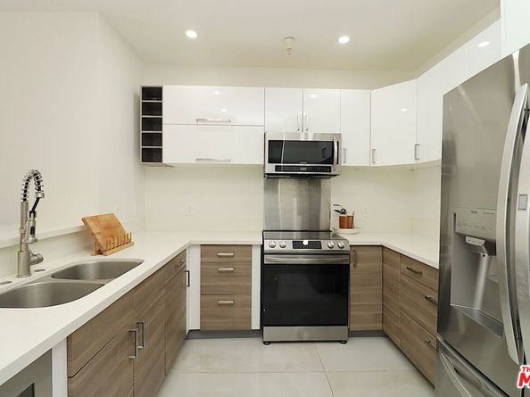 625 S Berendo Street 310, Los Angeles CA 90005