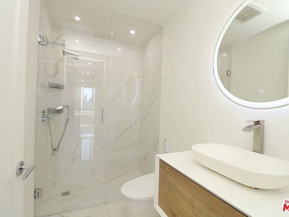 625 S Berendo Street 310, Los Angeles CA 90005