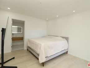 625 S Berendo Street 310, Los Angeles CA 90005