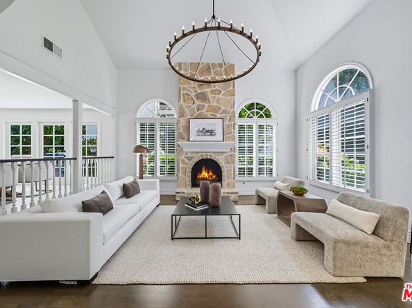 19382 Woodlands Drive, Huntington Beach CA 92648