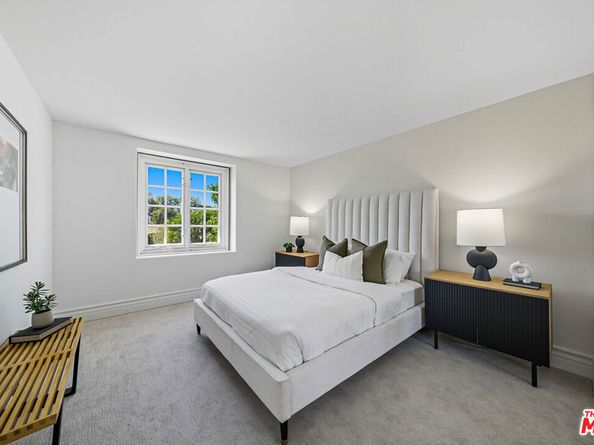 19382 Woodlands Drive, Huntington Beach CA 92648