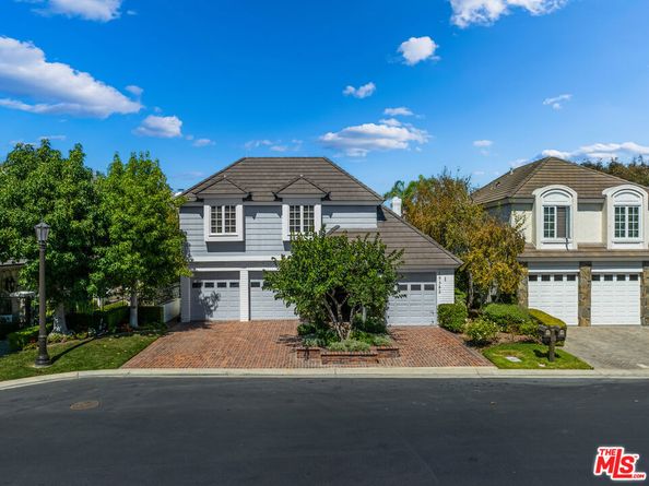 19382 Woodlands Drive, Huntington Beach CA 92648