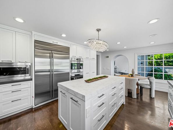 19382 Woodlands Drive, Huntington Beach CA 92648