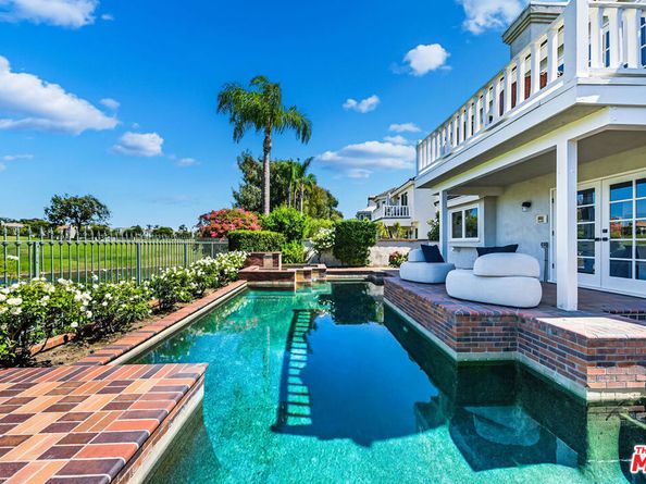 19382 Woodlands Drive, Huntington Beach CA 92648