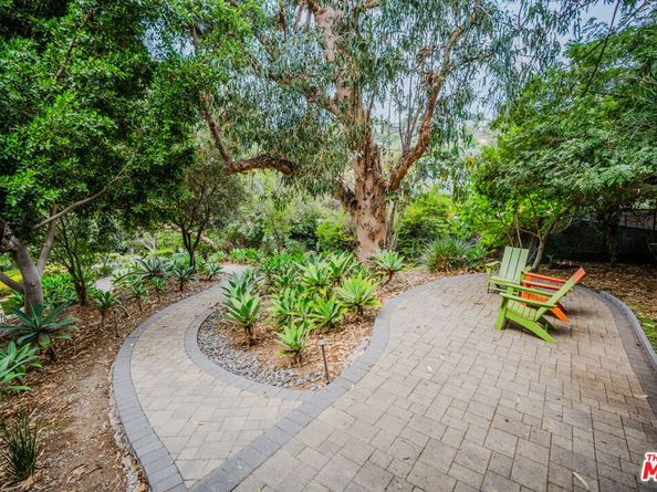 2018 Griffith Park Boulevard 109, Los Angeles CA 90039