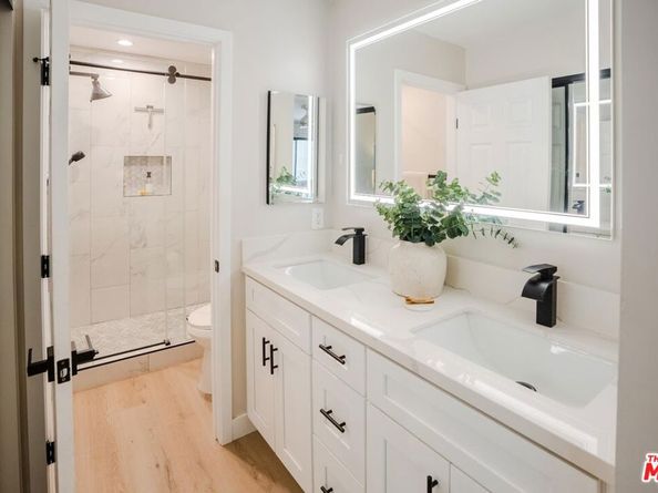 2018 Griffith Park Boulevard 109, Los Angeles CA 90039