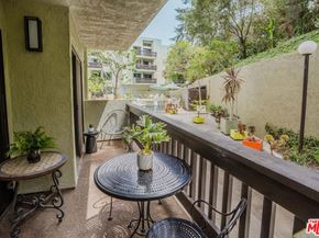 2018 Griffith Park Boulevard 109, Los Angeles CA 90039