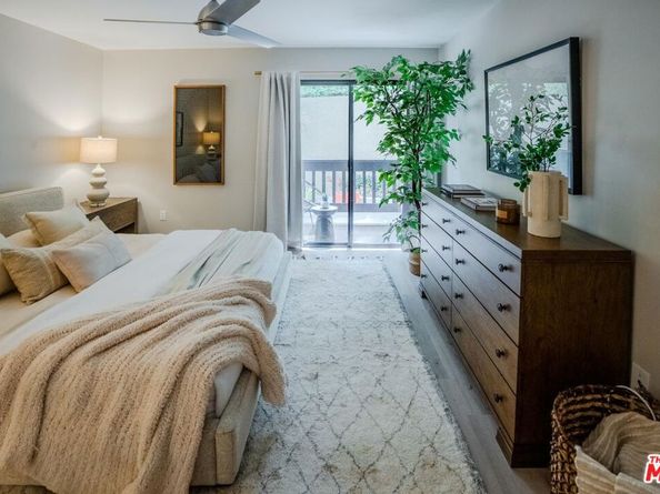 2018 Griffith Park Boulevard 109, Los Angeles CA 90039