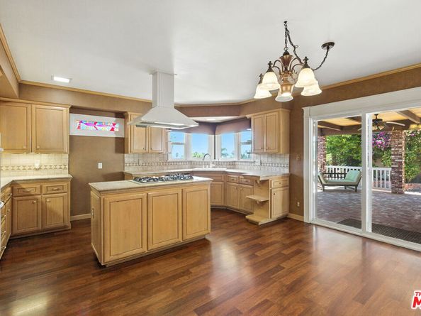 2401 Robalo Avenue, San Pedro CA 90732