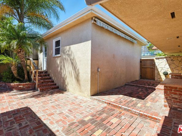 2401 Robalo Avenue, San Pedro CA 90732