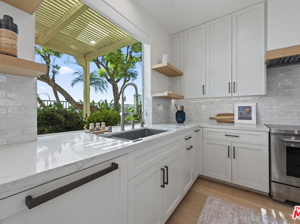 16724 Calle Arbolada, Pacific Palisades CA 90272