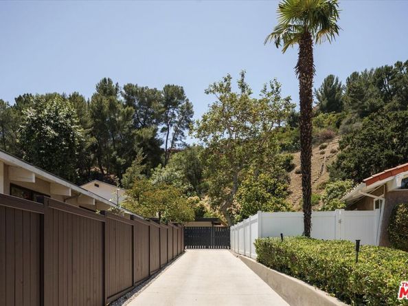 2313 Banyan Drive, Los Angeles CA 90049