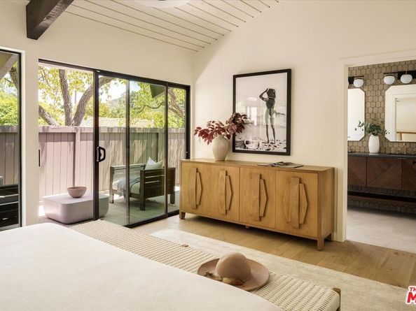2313 Banyan Drive, Los Angeles CA 90049