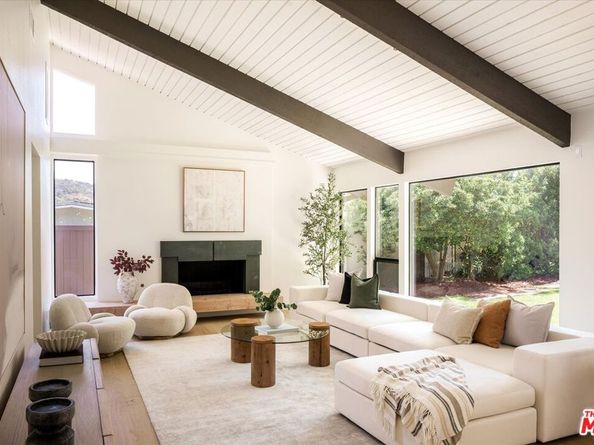 2313 Banyan Drive, Los Angeles CA 90049