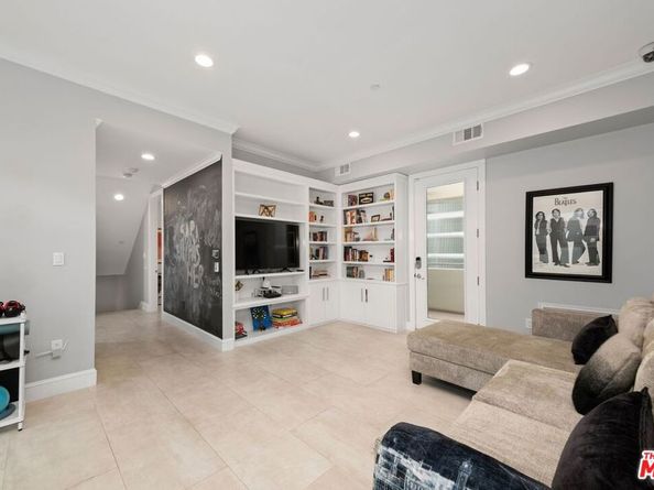 6099 S Seabluff Drive, Los Angeles CA 90094