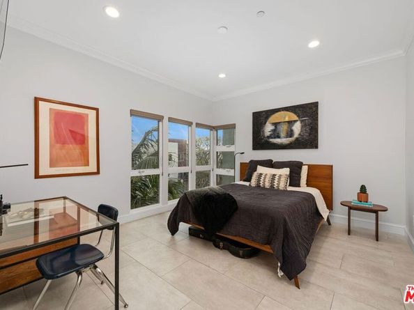 6099 S Seabluff Drive, Los Angeles CA 90094