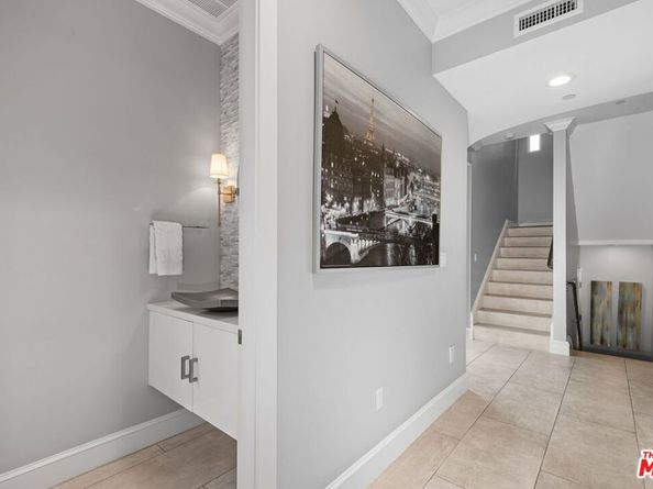 6099 S Seabluff Drive, Los Angeles CA 90094