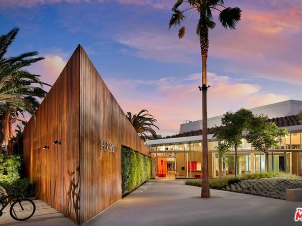 6099 S Seabluff Drive, Los Angeles CA 90094