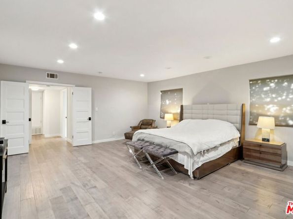 15539 Hamner Drive, Los Angeles CA 90077