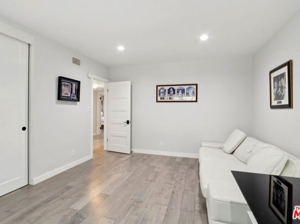 15539 Hamner Drive, Los Angeles CA 90077
