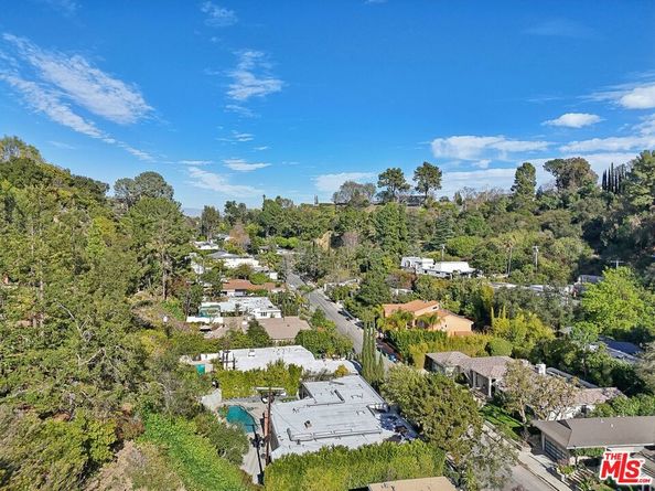 15539 Hamner Drive, Los Angeles CA 90077