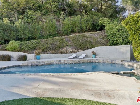 15539 Hamner Drive, Los Angeles CA 90077