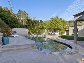 15539 Hamner Drive, Los Angeles CA 90077