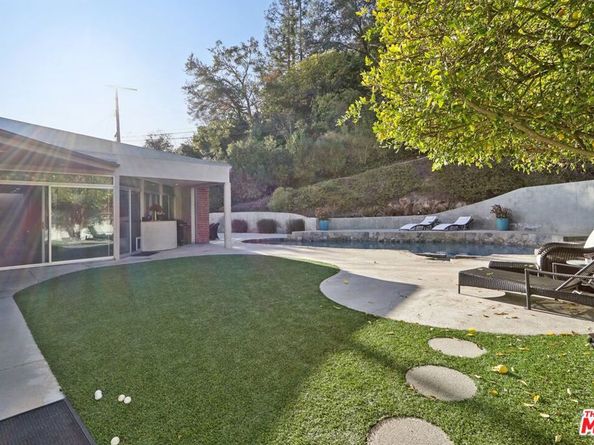 15539 Hamner Drive, Los Angeles CA 90077