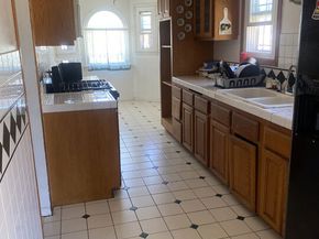 2132 W 84th Place, Los Angeles CA 90047