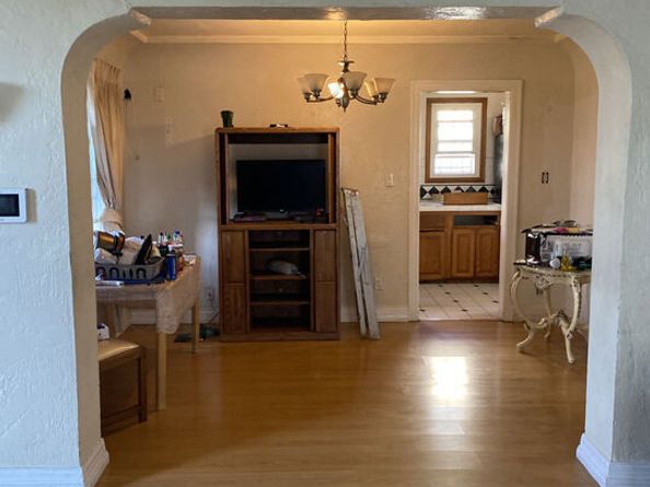 2132 W 84th Place, Los Angeles CA 90047