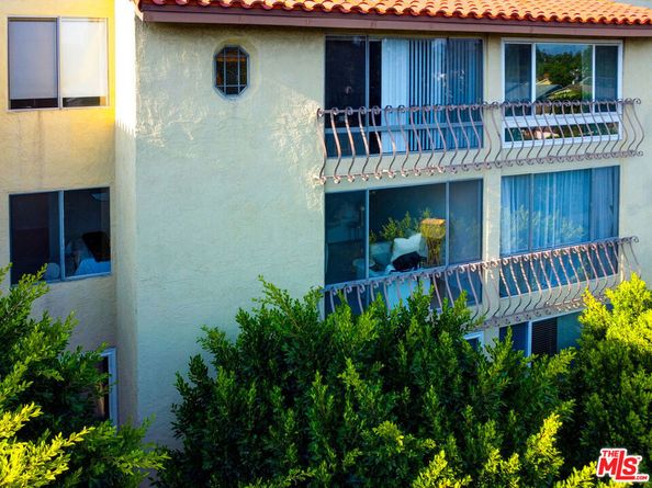 12830 Burbank Boulevard 201, Valley Village CA 91607