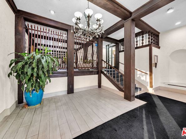 12830 Burbank Boulevard 201, Valley Village CA 91607