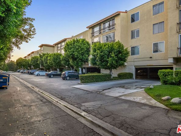 12830 Burbank Boulevard 201, Valley Village CA 91607