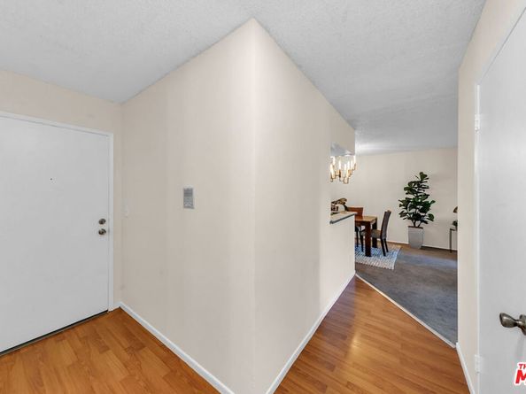 12830 Burbank Boulevard 201, Valley Village CA 91607