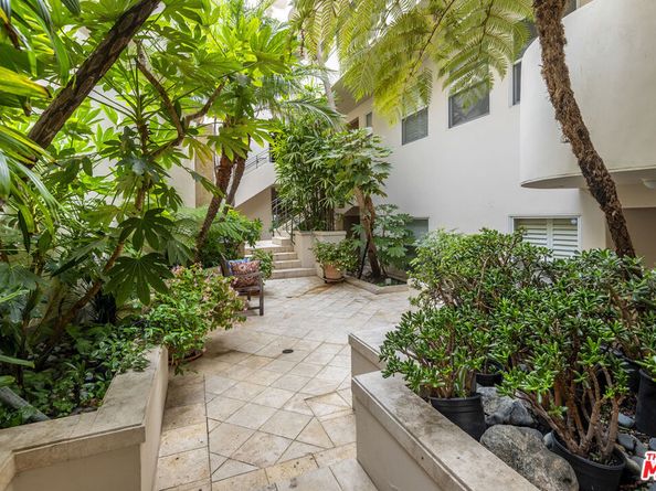 15425 Antioch Street 201, Pacific Palisades CA 90272