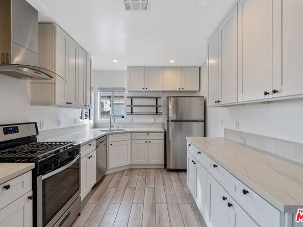 6713 Saint Clair Avenue, North Hollywood CA 91606