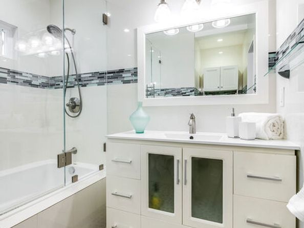 2446 Cheremoya Avenue, Los Angeles CA 90068