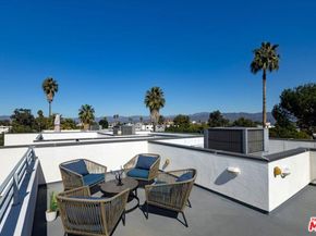 5422 Camellia Avenue, North Hollywood CA 91601