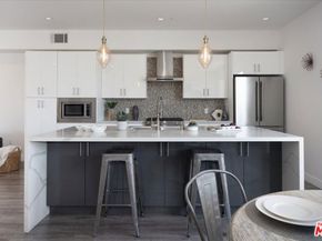 5422 Camellia Avenue, North Hollywood CA 91601