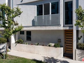 5422 Camellia Avenue, North Hollywood CA 91601