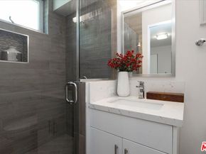 5422 Camellia Avenue, North Hollywood CA 91601