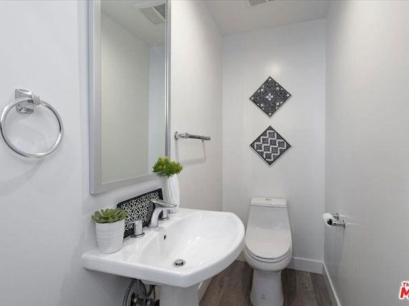 5422 Camellia Avenue, North Hollywood CA 91601