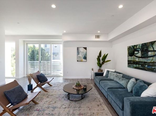 5422 Camellia Avenue, North Hollywood CA 91601