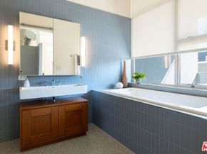 4080 Glencoe Avenue 220, Marina Del Rey CA 90292