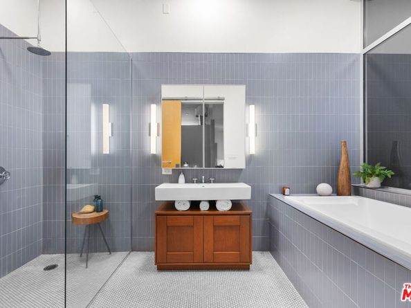 4080 Glencoe Avenue 220, Marina Del Rey CA 90292